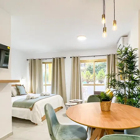 Апартаменти Oleholidays 201 Romana Playa Junto Al Mar Марбелья