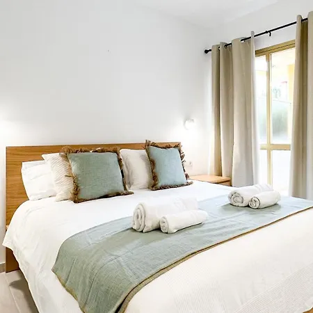 Апартаменти Oleholidays 201 Romana Playa Junto Al Mar